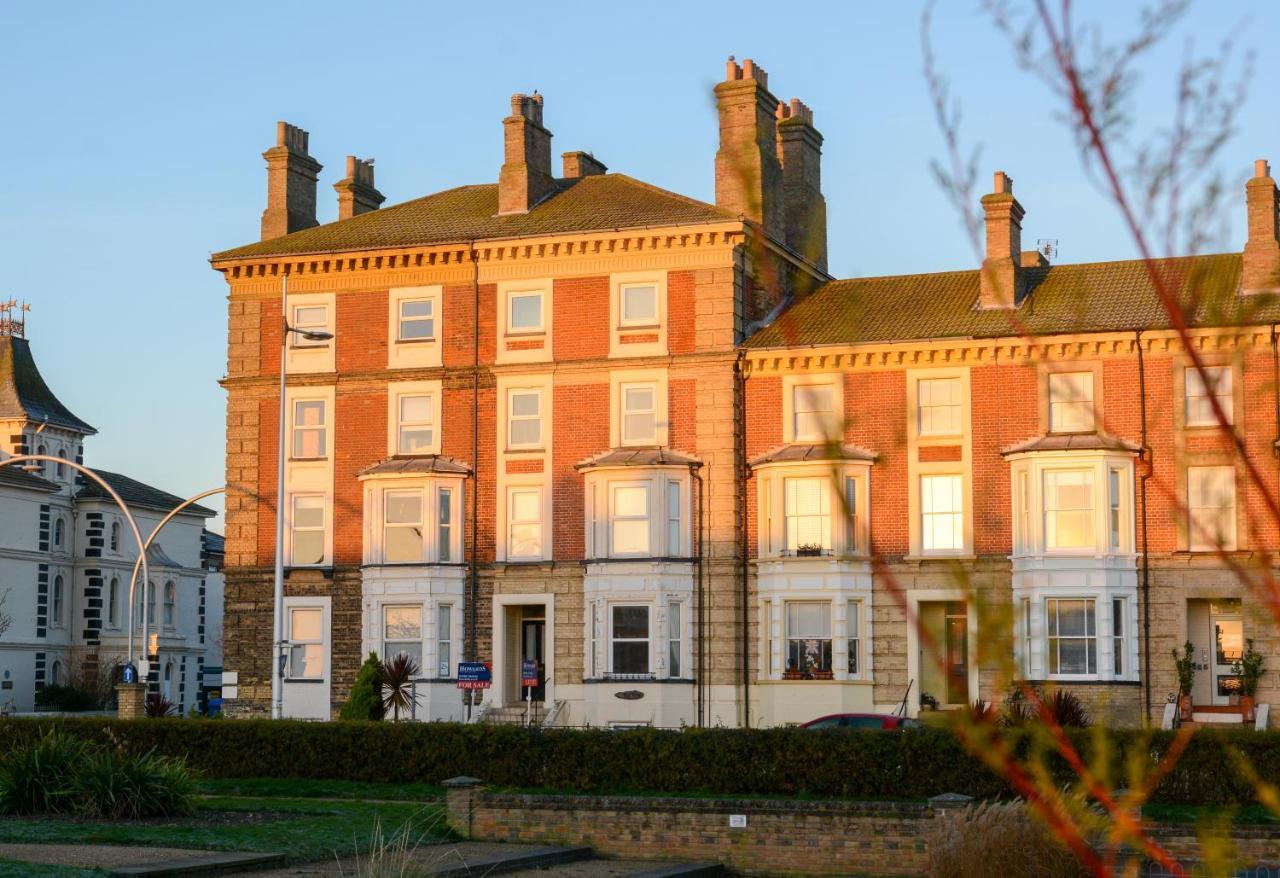 Sea Views Stunning 2 Bedroom Apartment Lowestoft Exterior foto
