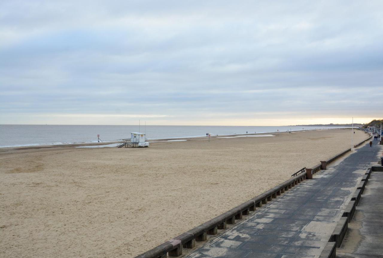 Sea Views Stunning 2 Bedroom Apartment Lowestoft Exterior foto