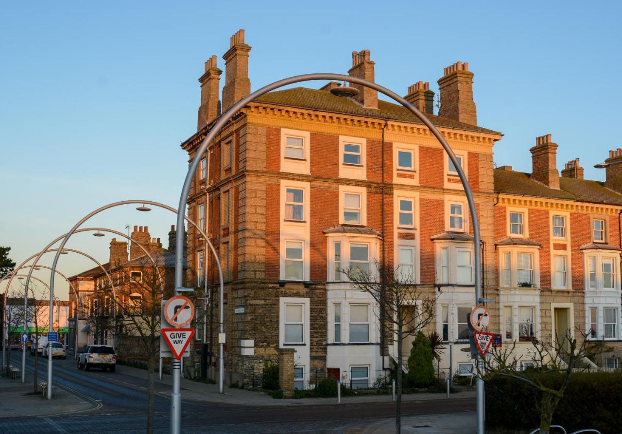 Sea Views Stunning 2 Bedroom Apartment Lowestoft Exterior foto