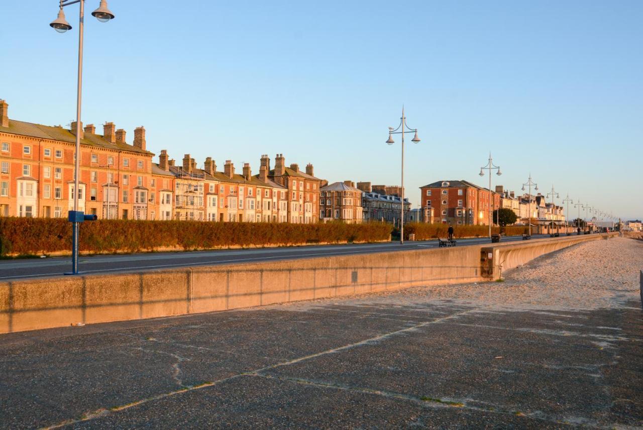 Sea Views Stunning 2 Bedroom Apartment Lowestoft Exterior foto