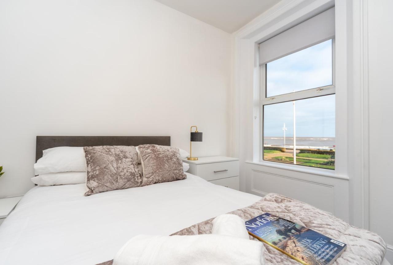 Sea Views Stunning 2 Bedroom Apartment Lowestoft Exterior foto