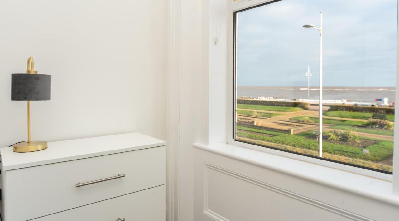 Sea Views Stunning 2 Bedroom Apartment Lowestoft Exterior foto