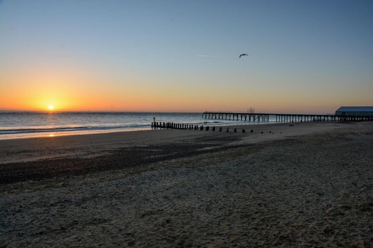 Sea Views Stunning 2 Bedroom Apartment Lowestoft Exterior foto