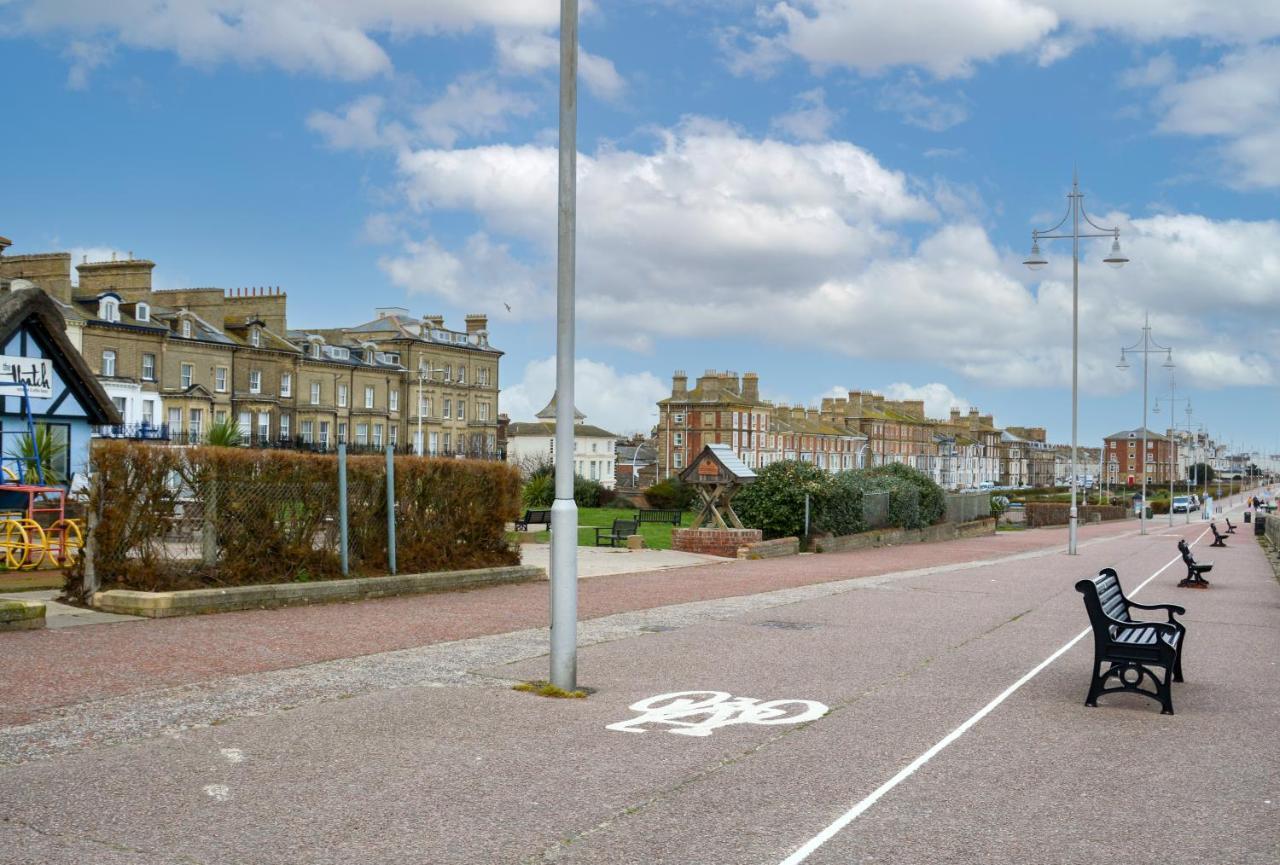 Sea Views Stunning 2 Bedroom Apartment Lowestoft Exterior foto